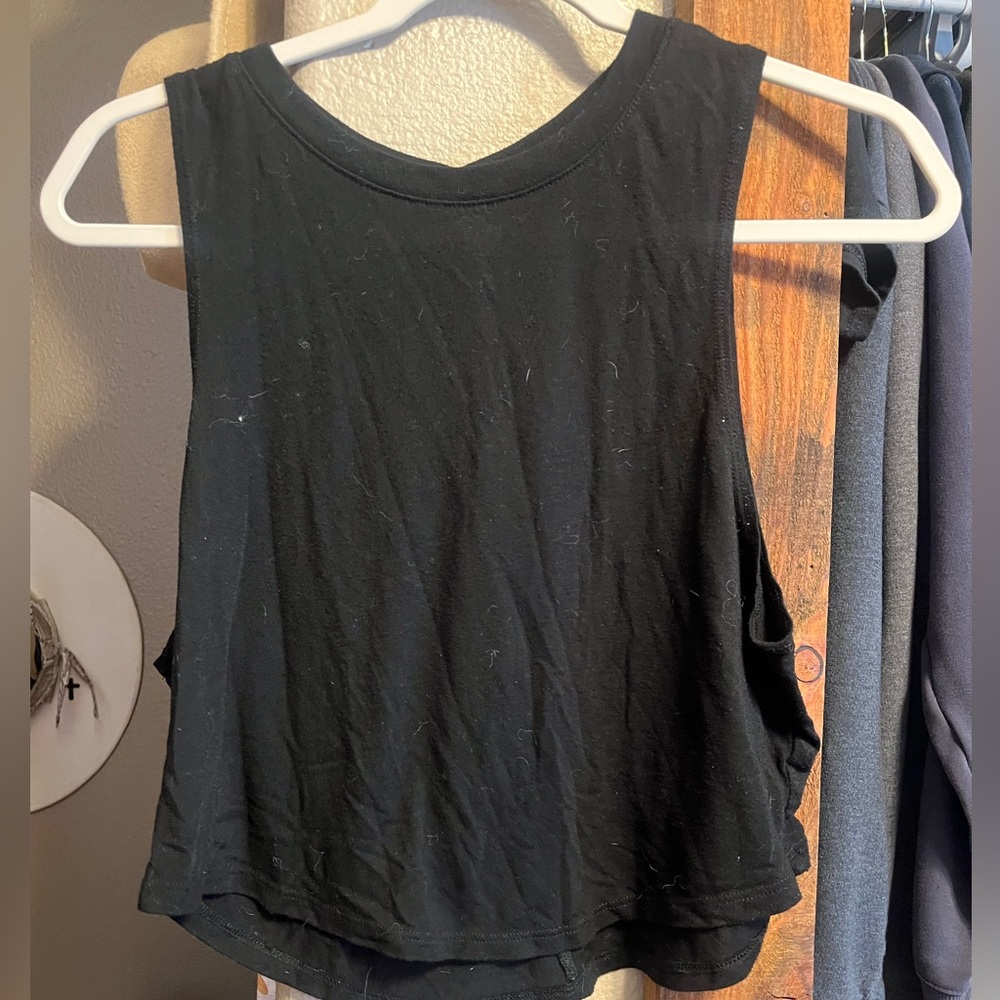 Black tank cropped